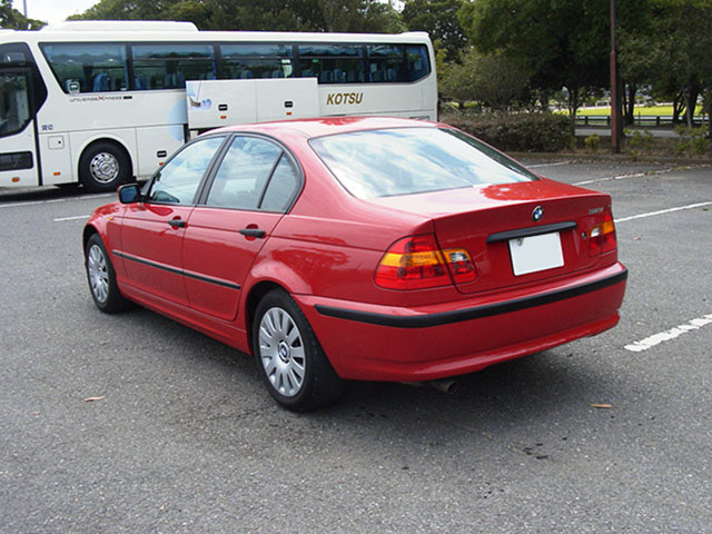 BMW 318I　背面